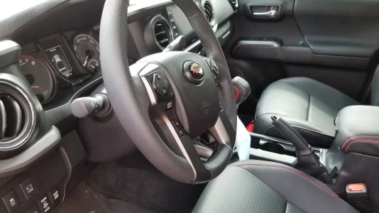 Meso Steering wheel chrome delete1.webp