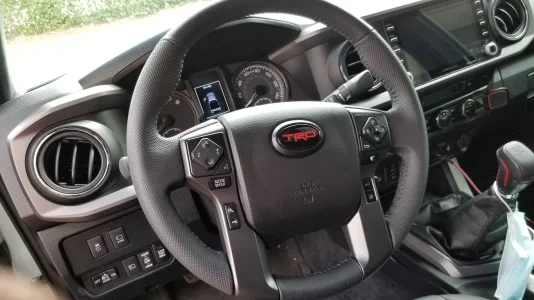 Meso Steering wheel chrome delete2.webp