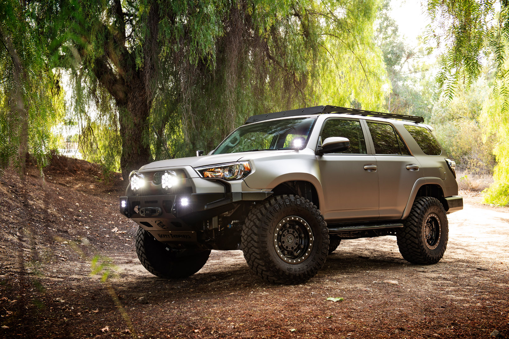 Toyota%204Runner%20on%20Black%20Rhino%20Garrison%20Beadlock%20wheels%20-%2014.jpg