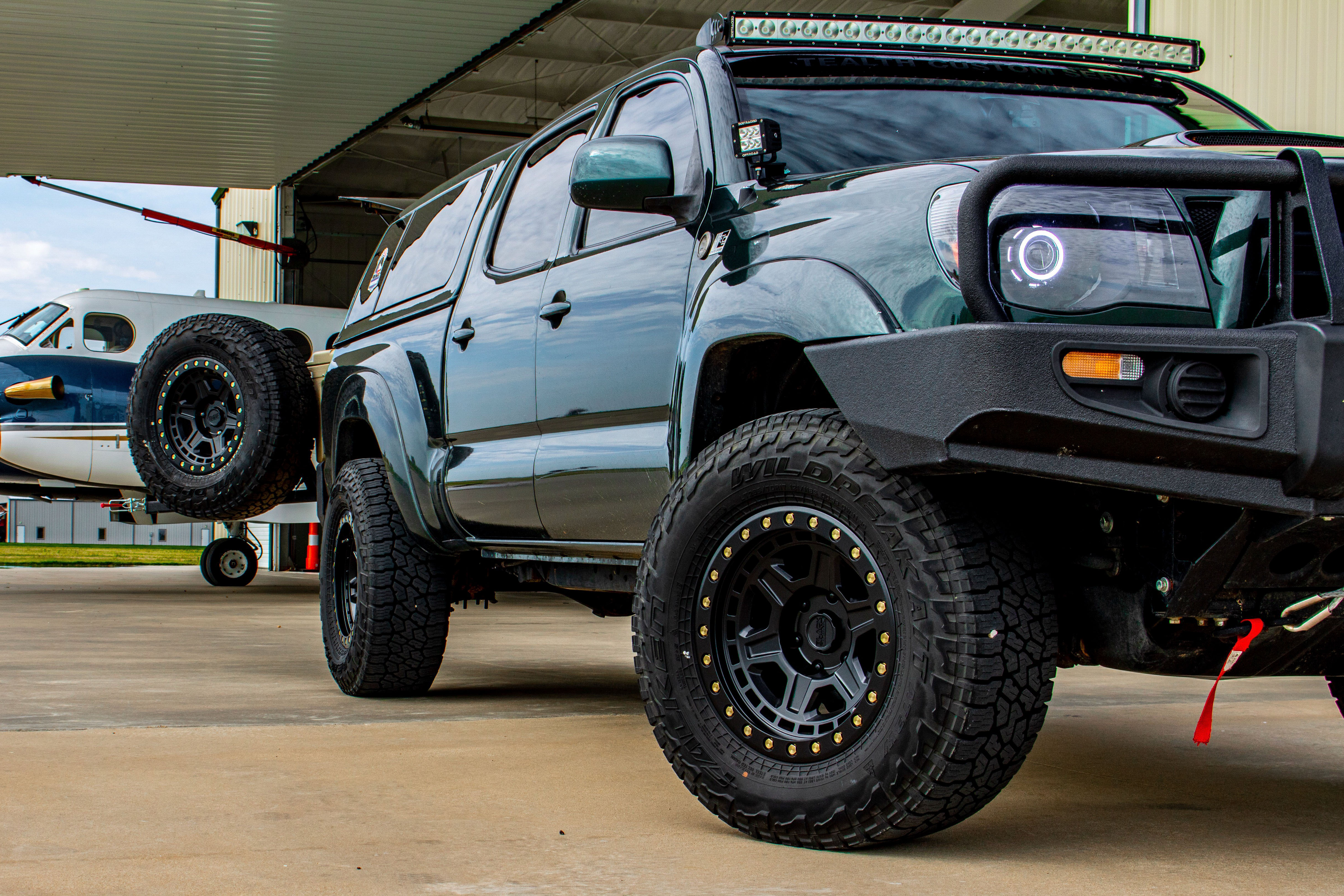 Toyota%20Tacoma%20on%20Black%20Rhino%20Reno%20Matte%20Black%20Brass%20Bolts%20wheels%20rims%20-%2026.jpg
